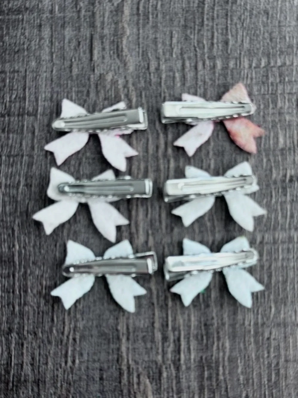💞 Little Girls Red, Silver, & Green Glitter Holiday Bow Hair Clips